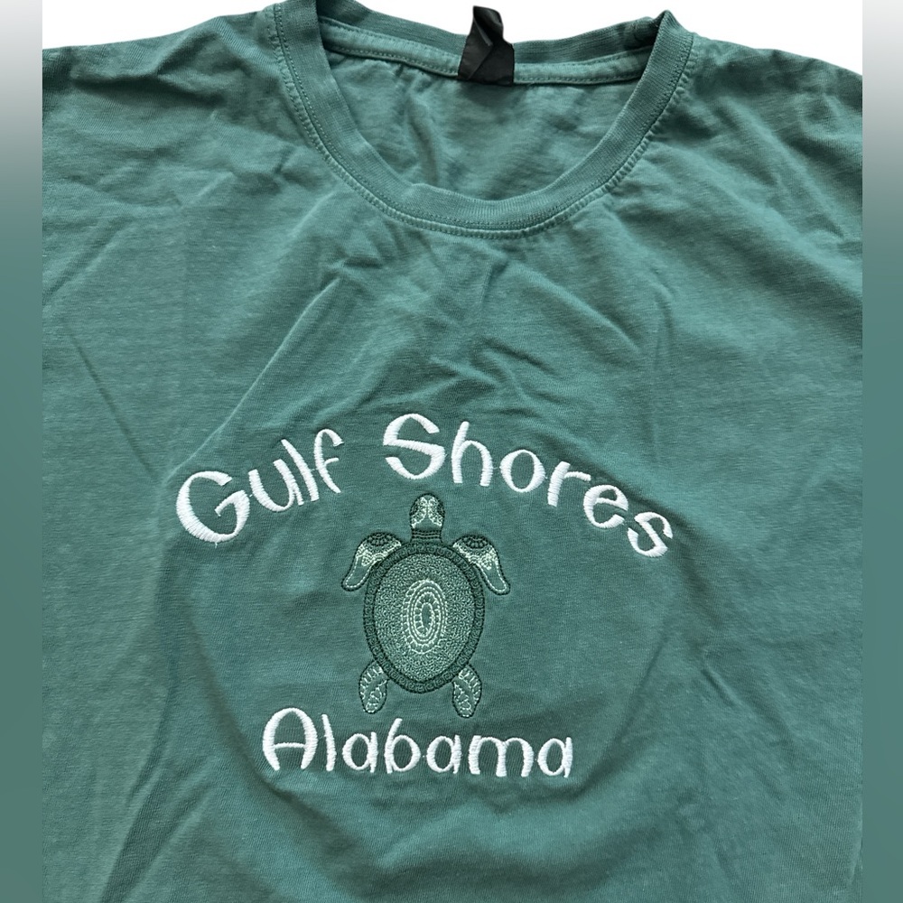 Alabama Gulf Shores Green Turtle Embroidered‎ Logo Men’s Unisex Shirt Size Large
